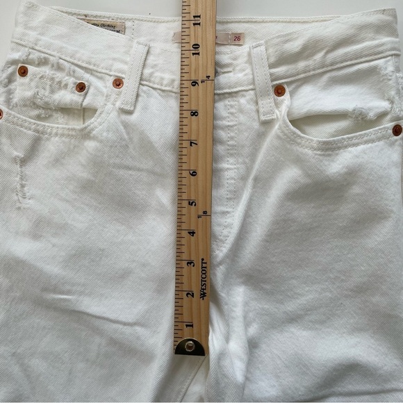 Levi's Women's Cream White High Rise Wedgie Straight Distressed Jeans Size 26 - Picture 10 of 11